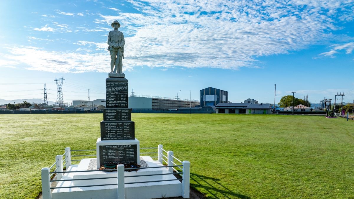 War memorial erected to lost Bunnythorpe locals.